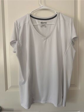 Gildan Performance White V-Neck T-Shirt XL